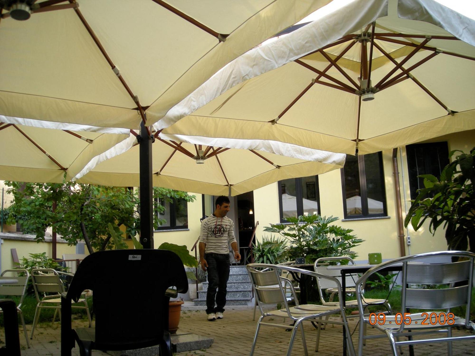 Hotel Paradiso Milan Exterior photo