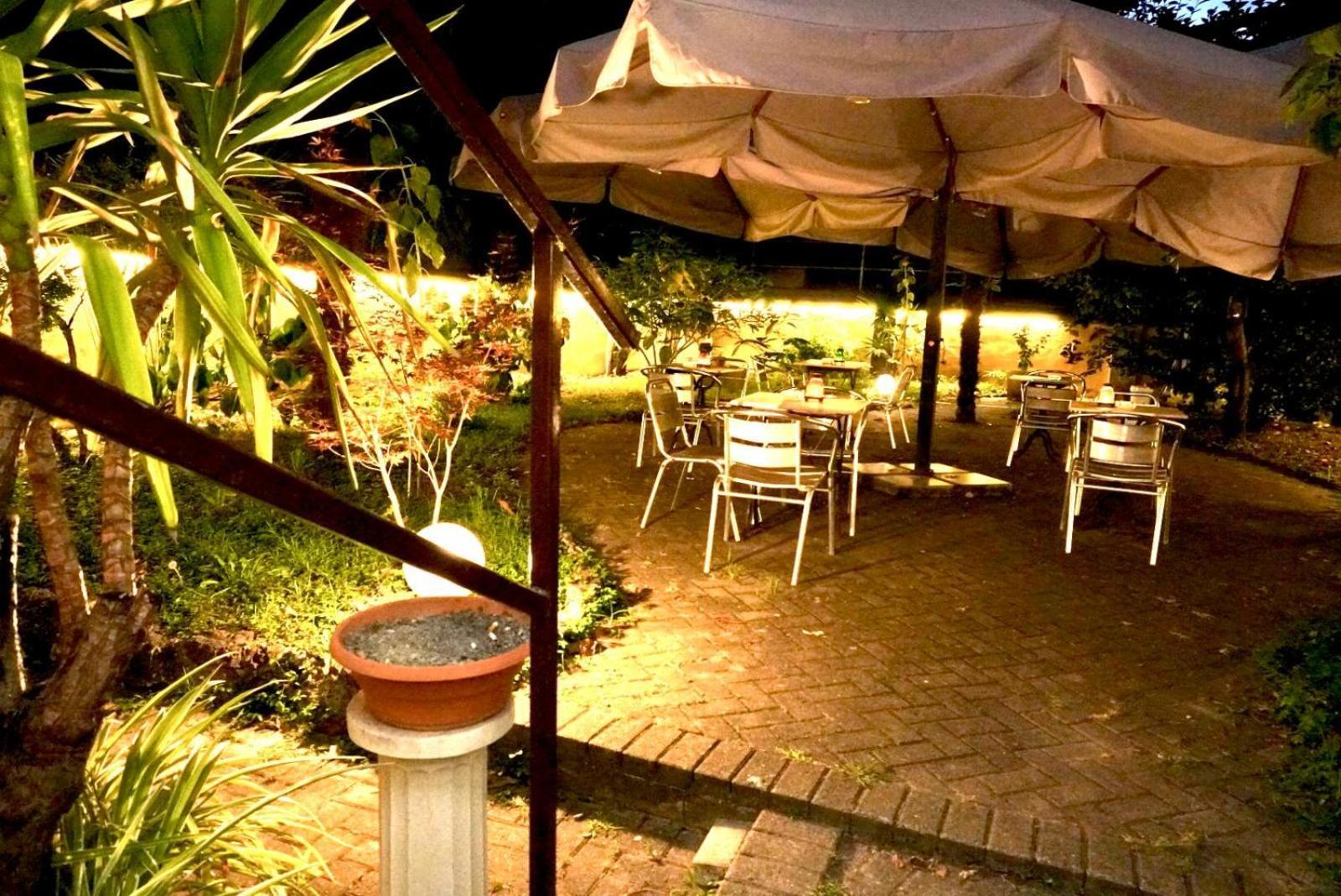 Hotel Paradiso Milan Exterior photo