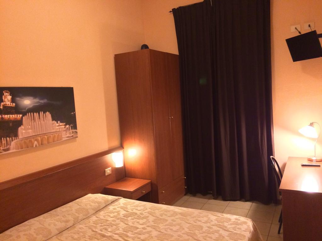Hotel Paradiso Milan Exterior photo