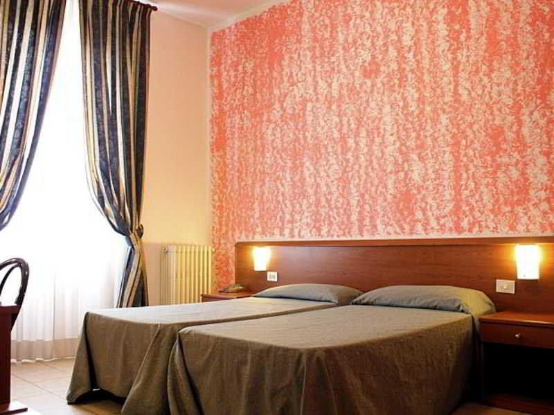 Hotel Paradiso Milan Exterior photo