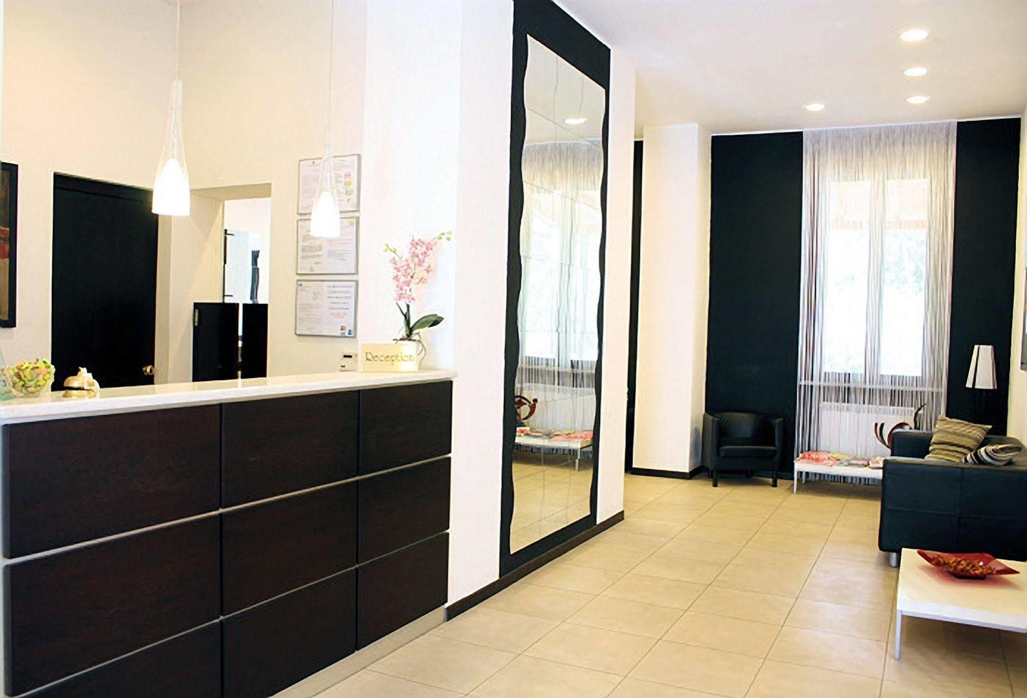 Hotel Paradiso Milan Exterior photo